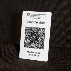 Covid-Zertifikat im Kreditkartenformat - Weiss